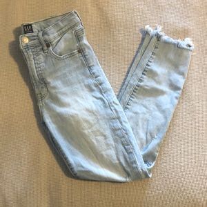 Gap jeans size 26 skinny